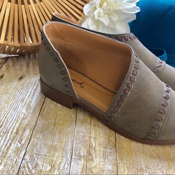 SALE! LAST PAIR Taupe Open Side Slide Loafer Flats - Picture 4 of 8